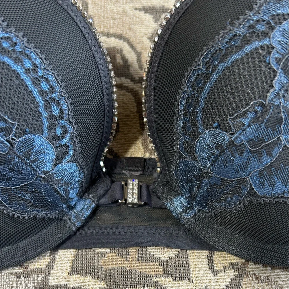 La Senza Beyond Sexy Push-up Bra 34B. Crystal Details. - Picture 5 of 13